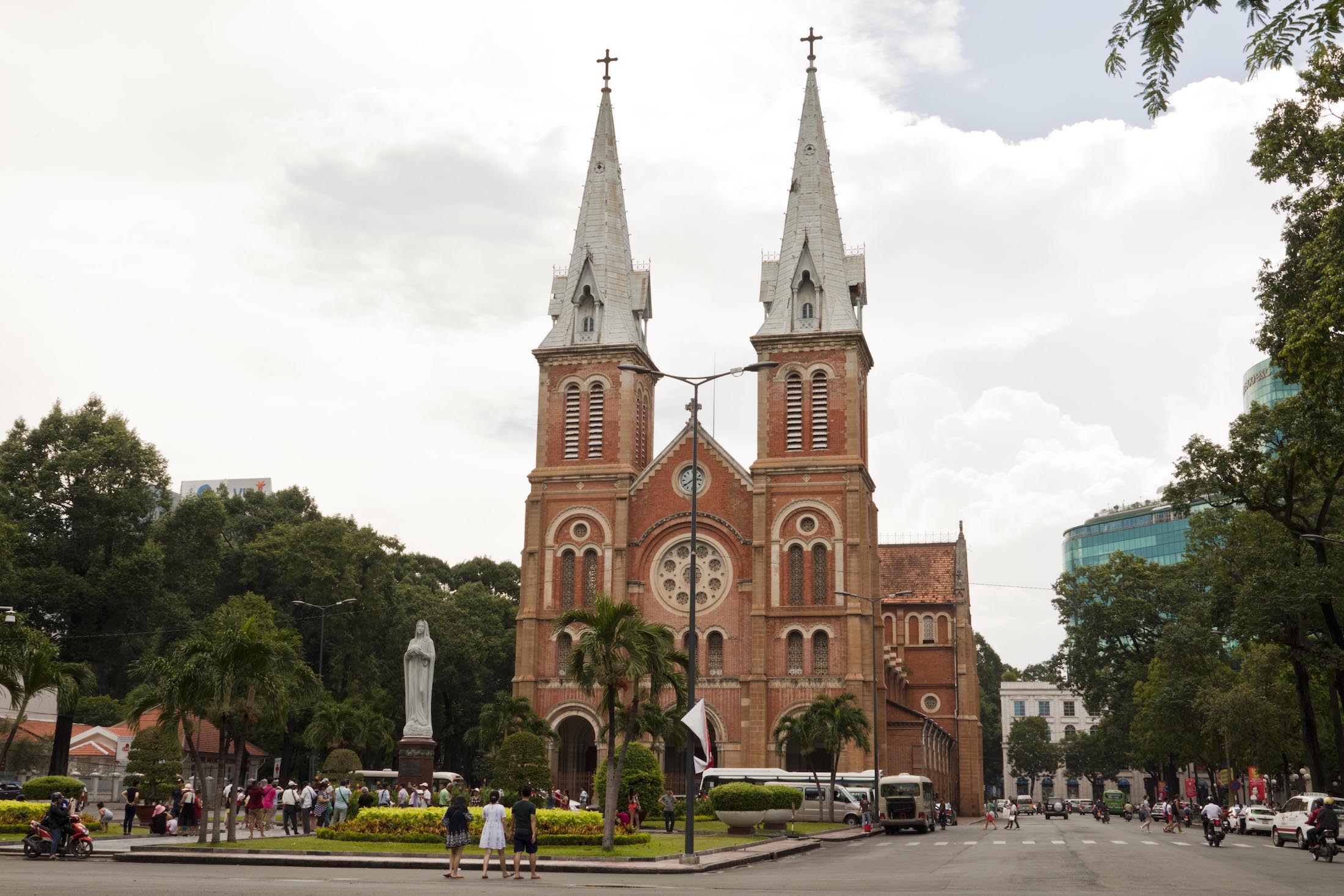 De beroemde Notre-Dame in Ho Chi Minh City
