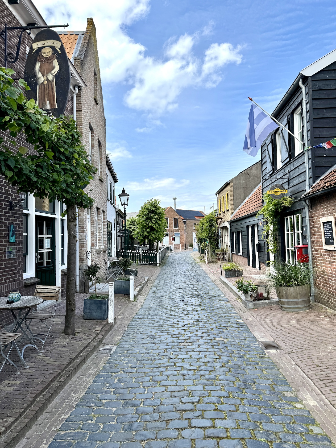 Wandel door het museumstraatje van Groede