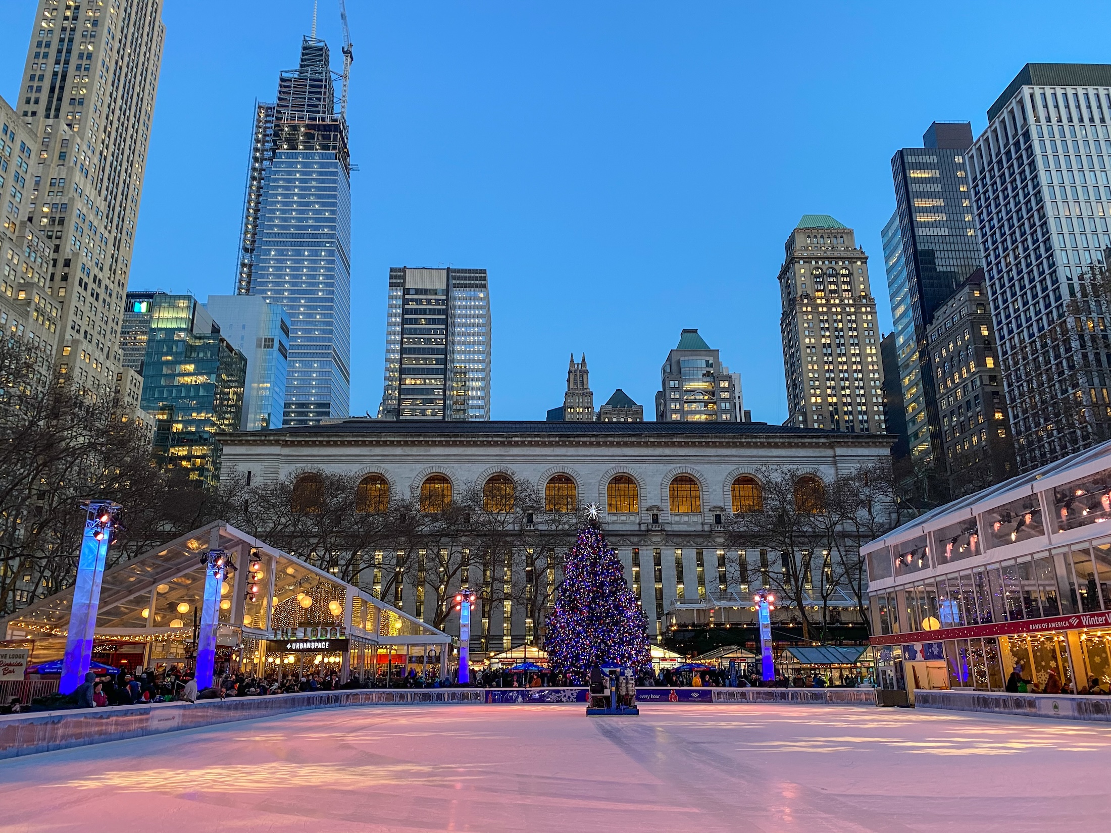 Zo romantisch: schaatsen in de winter in Bryant Park