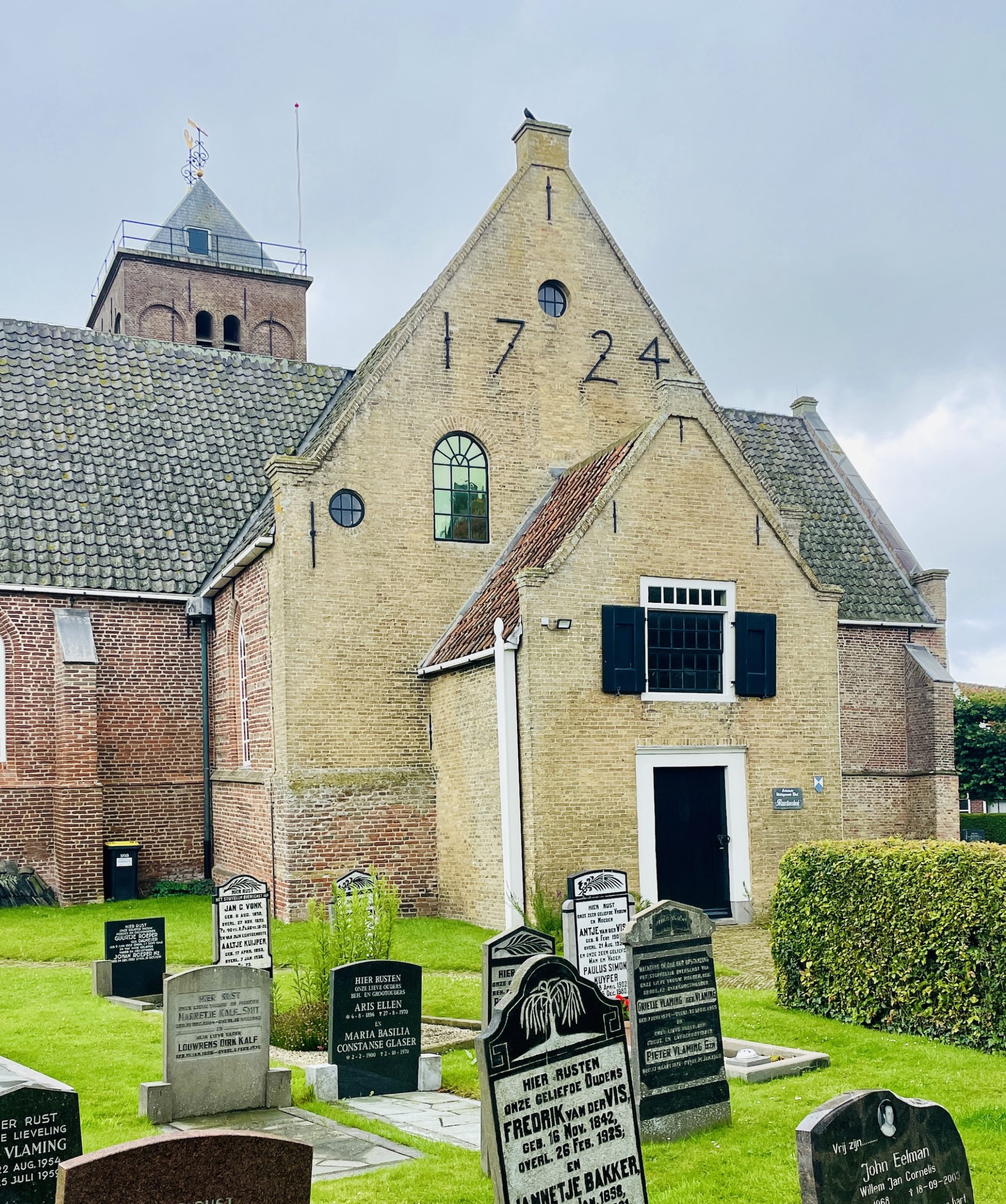 Wist je dat een deel van deze kerk in Oosterend behoort tot een van de oudste kerken van Nederland? Loop gewoon even binnen als het open is.