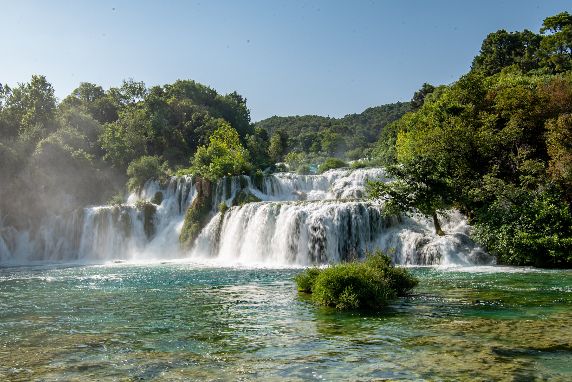 Neem de tijd om te genieten van deze spectaculaire watervallen