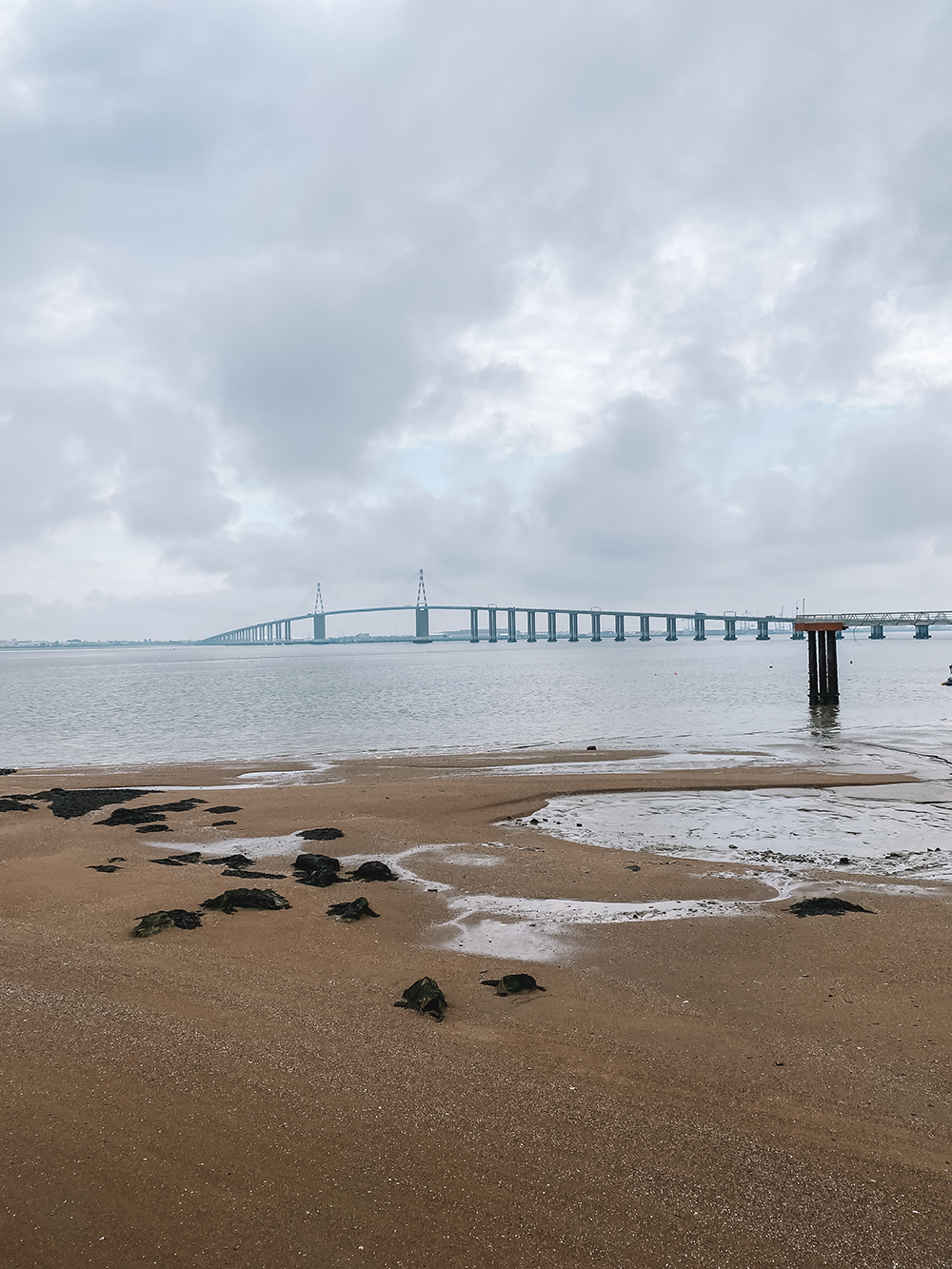 De Pont de Saint-Nazaire is maar liefst 60 meter hoog zodat de hoge cruiseschepen er onder door kunnen varen.