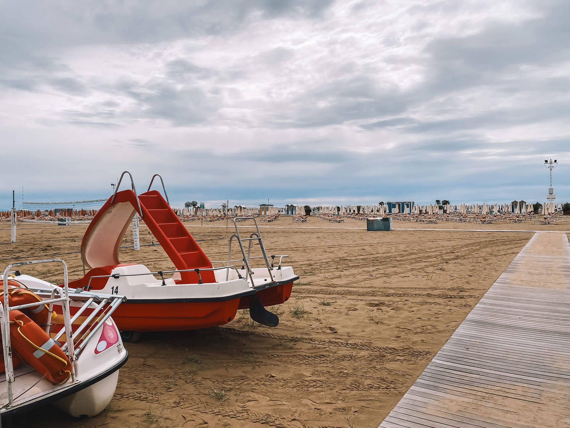 In Bibione en Lignano vind je goudgele zandstranden met volop (water)sportactiviteiten.