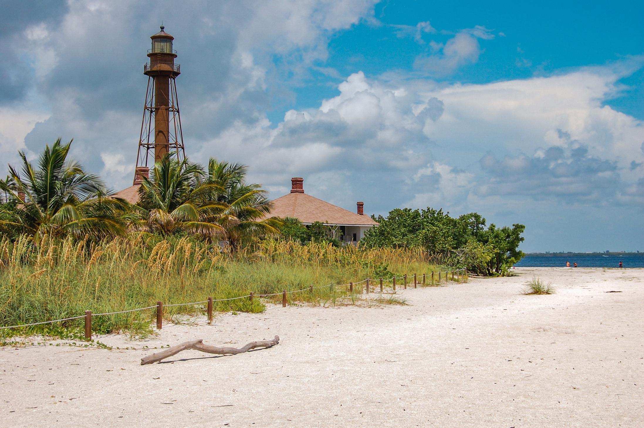 Maak een mooie strandwandeling over Sanibel Island