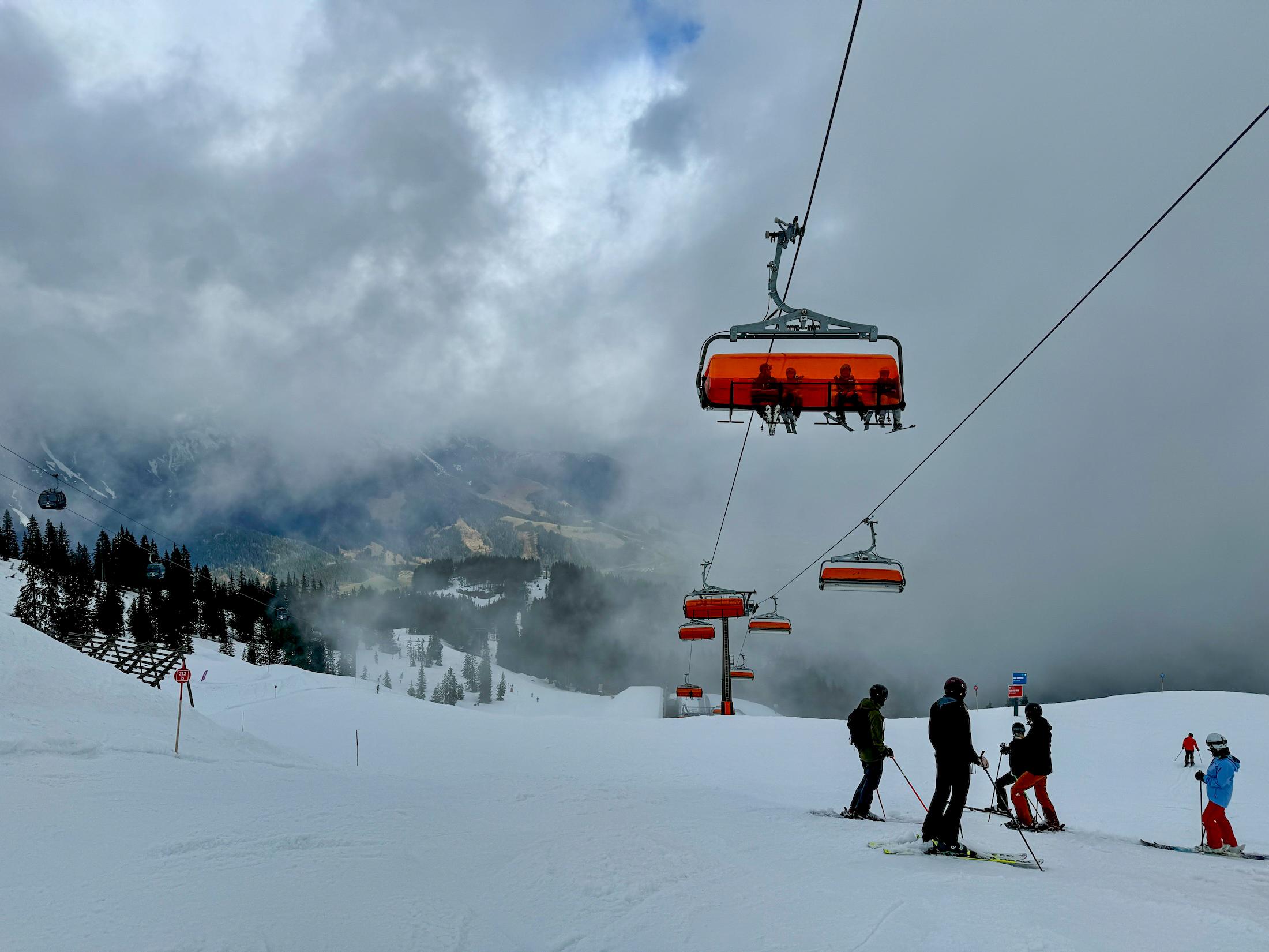 Vanuit het hotel stap je direct de skilift in om het Skicircus te ontdekken