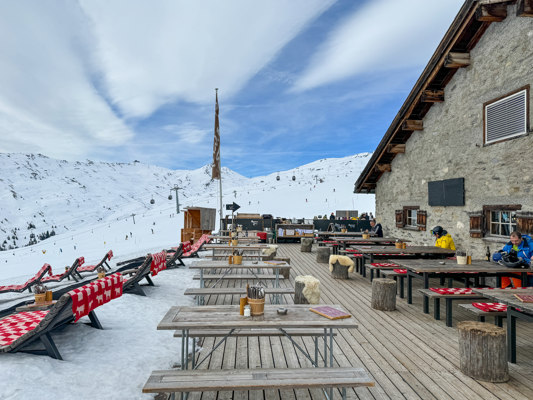 Het terras van Stalla Alp Nagens