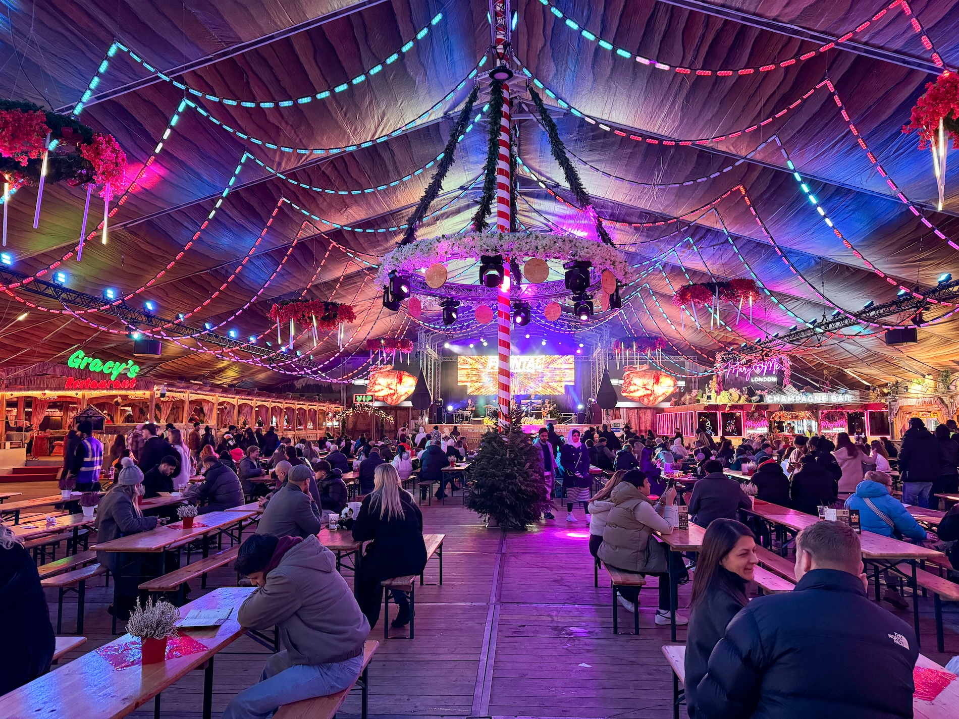 Of de Duitse biertent induiken waar het super gezellig is