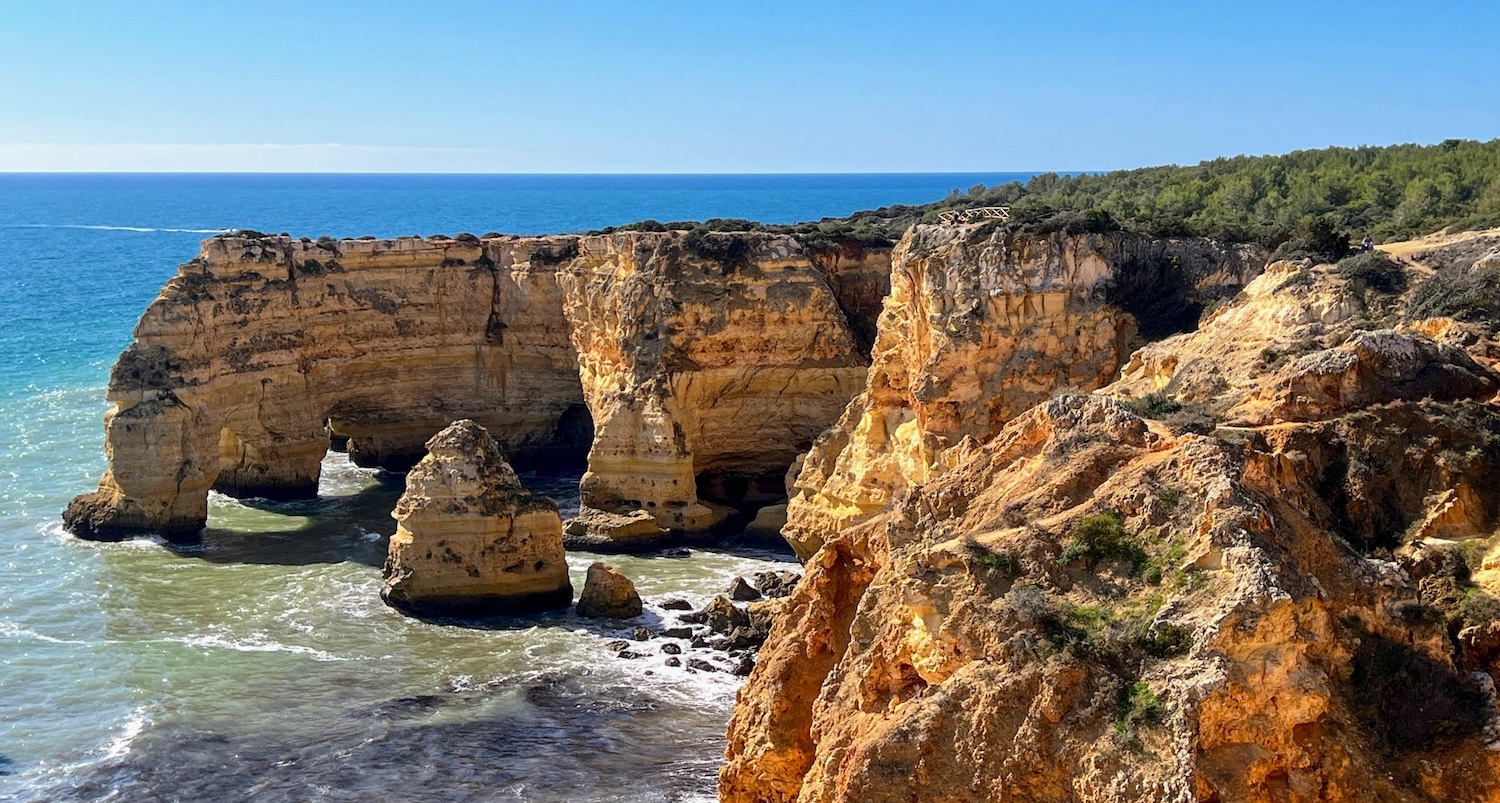 Praia_de_Marinha_winter