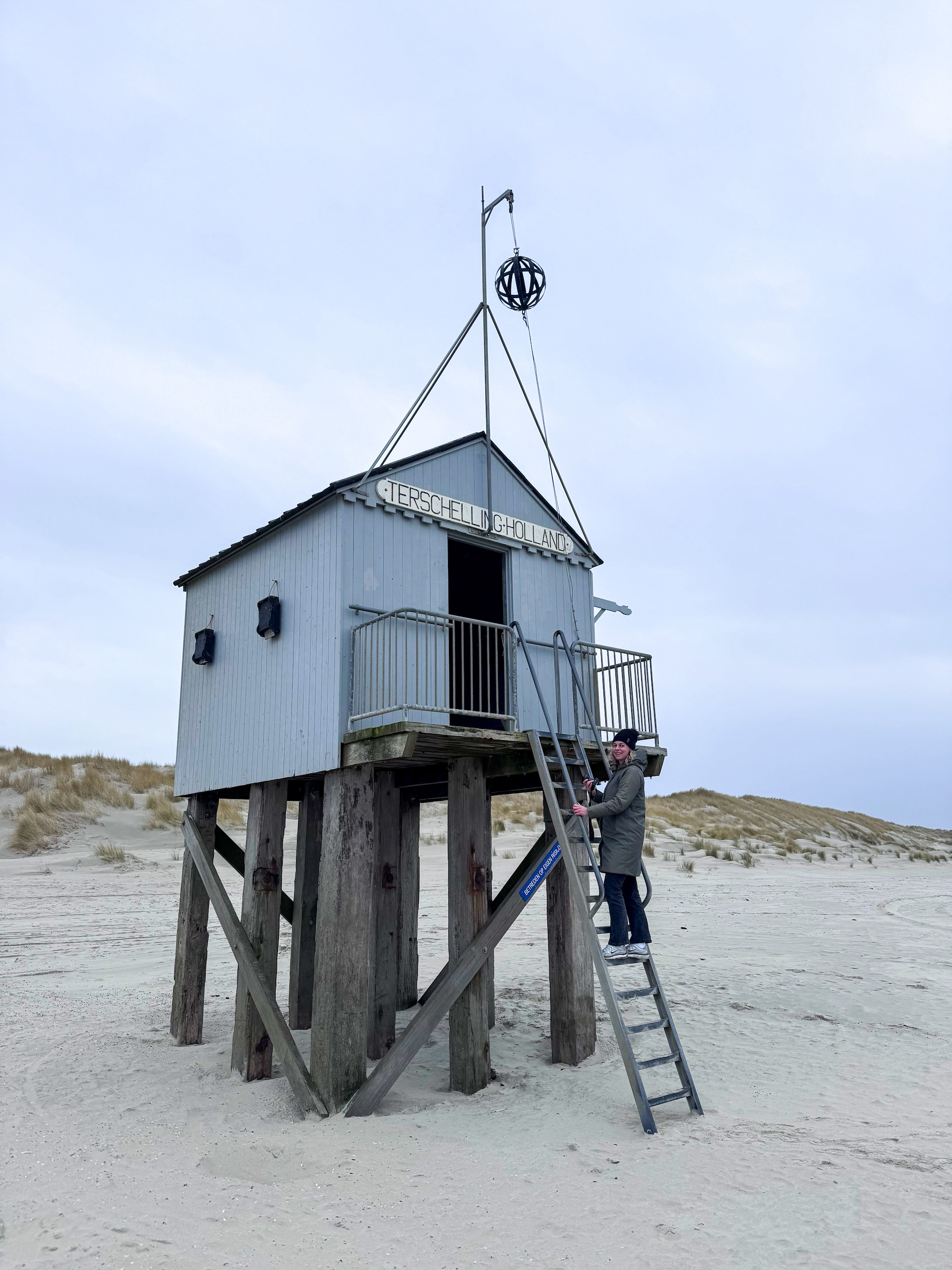 Het iconische drenkelingenhuisje op het strand in het oosten van Terschelling.