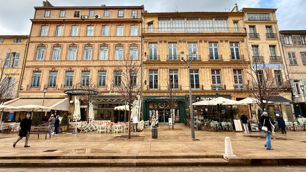 Architectuur op Cours Mirabeau