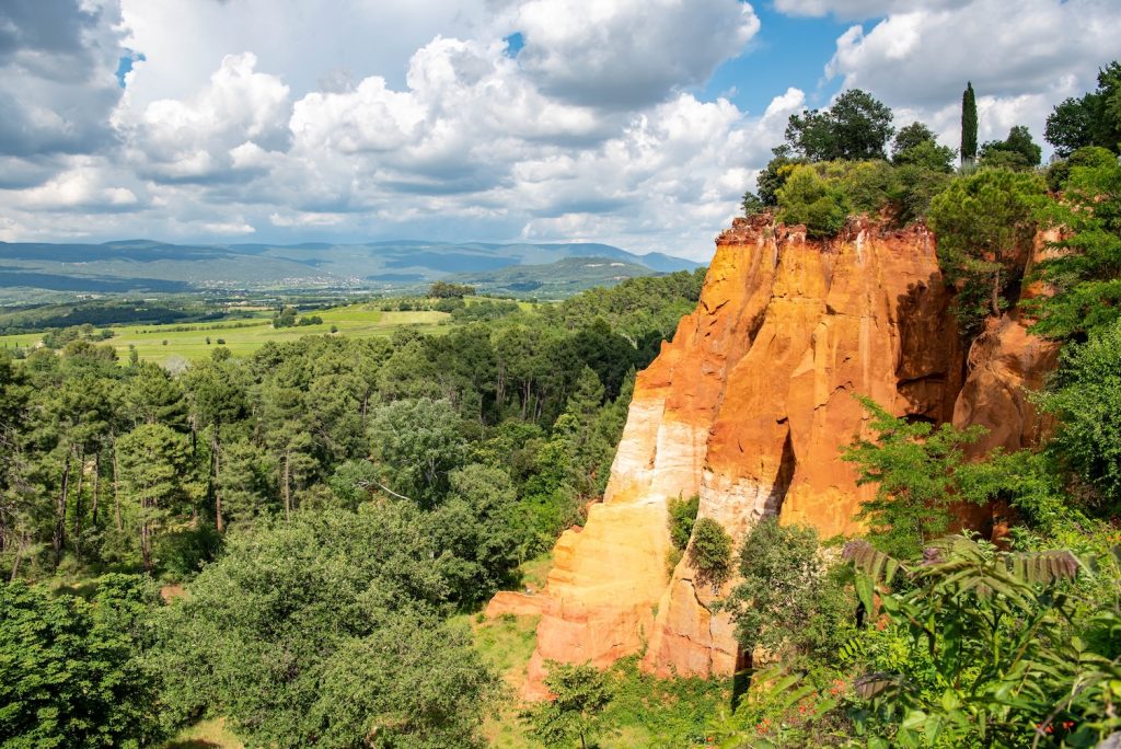 Uitzicht op de Luberon vanuit Roussillon