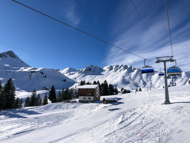 Snelle liften en mooie brede pistes: dit is een wintersportbestemming waar je blij van wordt